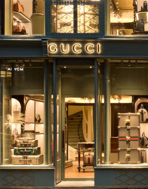 gucci forum store locations.